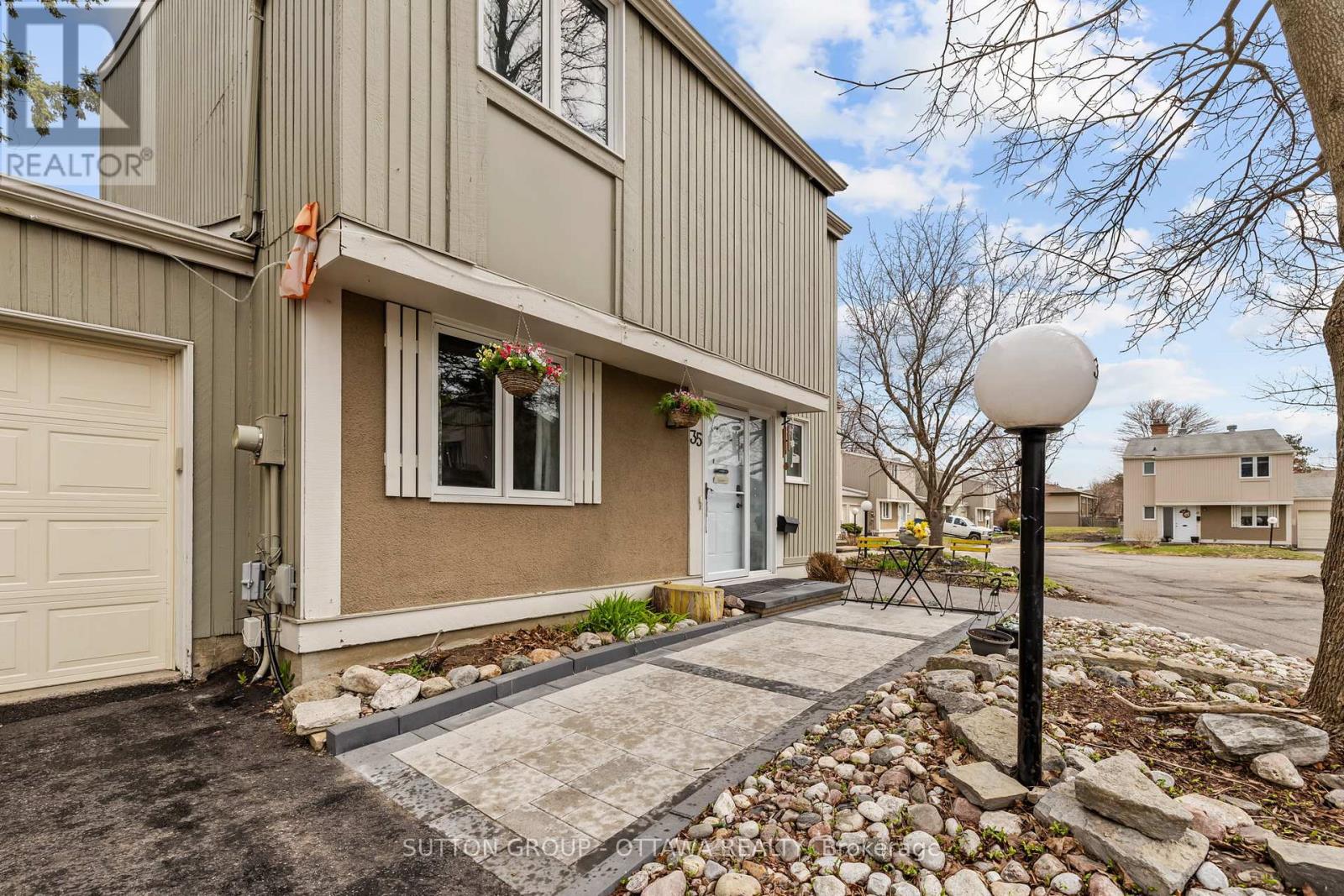 Property at 35 JACKSON COURT image 3