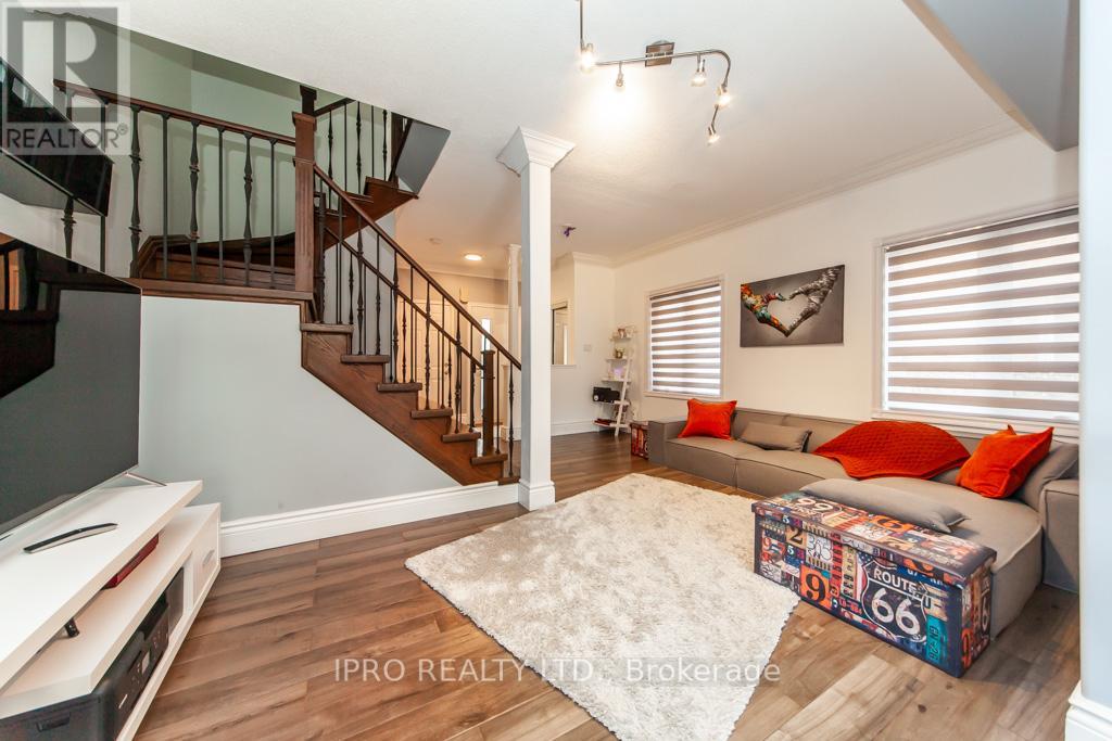 6936 Buttle Station Place, Mississauga, Ontario  L5W 1B8 - Photo 6 - W12174228