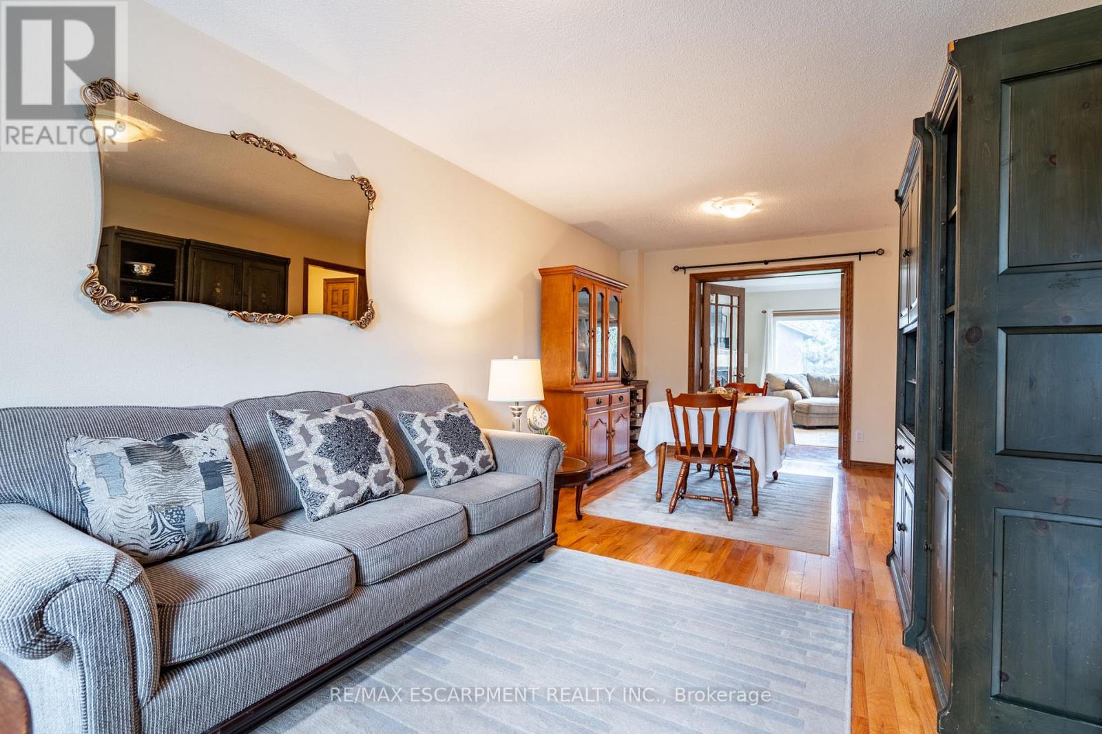 3210 Victoria Street, Oakville, Ontario  L6L 5R2 - Photo 10 - W12174261