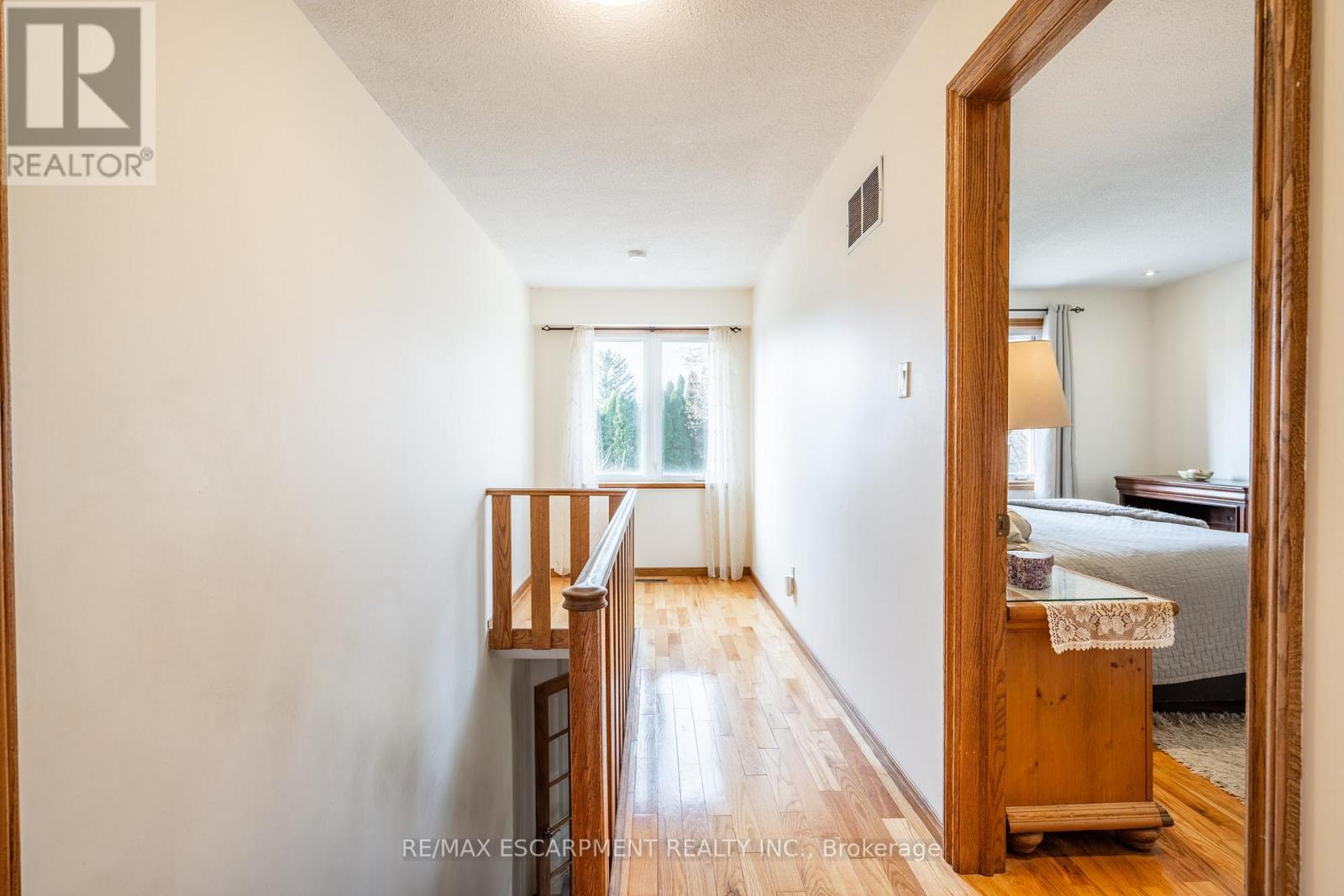 3210 Victoria Street, Oakville, Ontario  L6L 5R2 - Photo 23 - W12174261