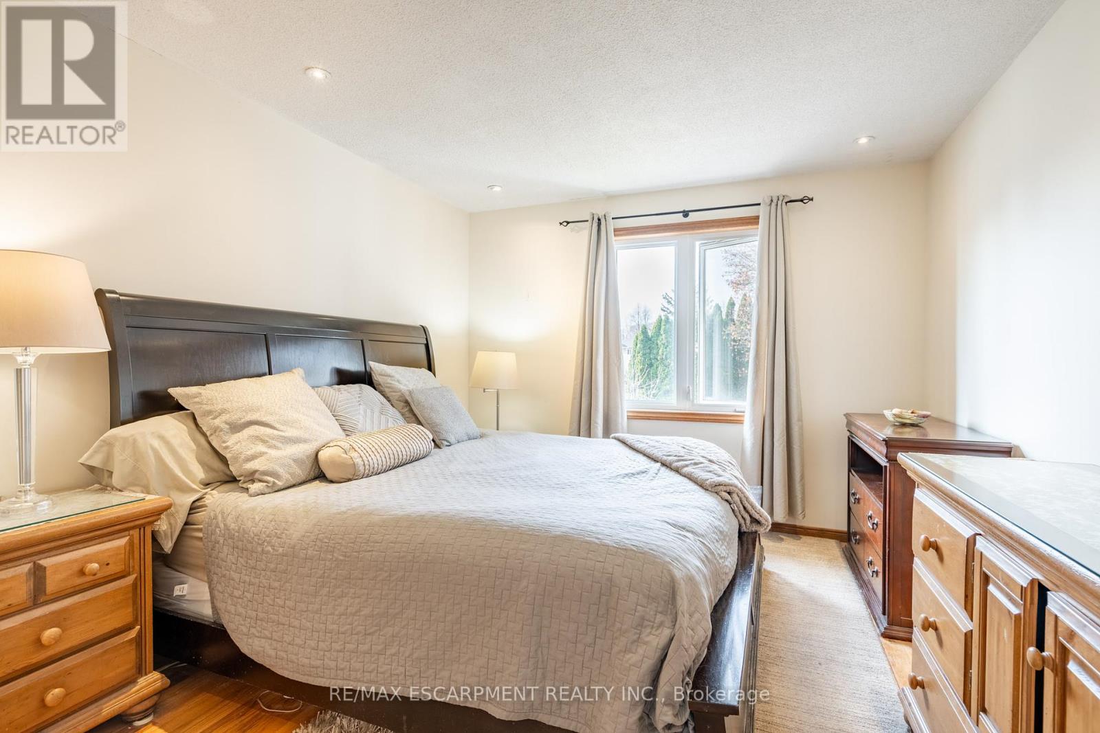 3210 Victoria Street, Oakville, Ontario  L6L 5R2 - Photo 25 - W12174261