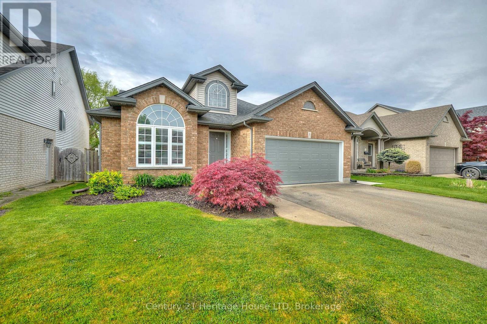 8 ARLENE STREET, St. Catharines, Ontario