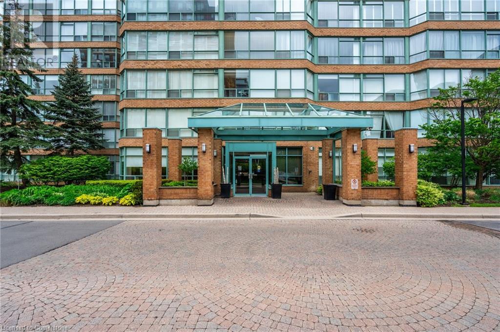 Property at 1276 MAPLE CROSSING Boulevard Unit# 1203 image 4