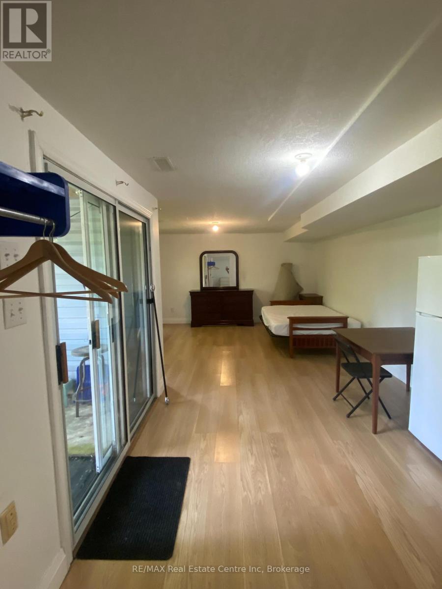 39 Pacific (Bsmt Only) Place, Guelph, Ontario  N1G 4R5 - Photo 2 - X12174337