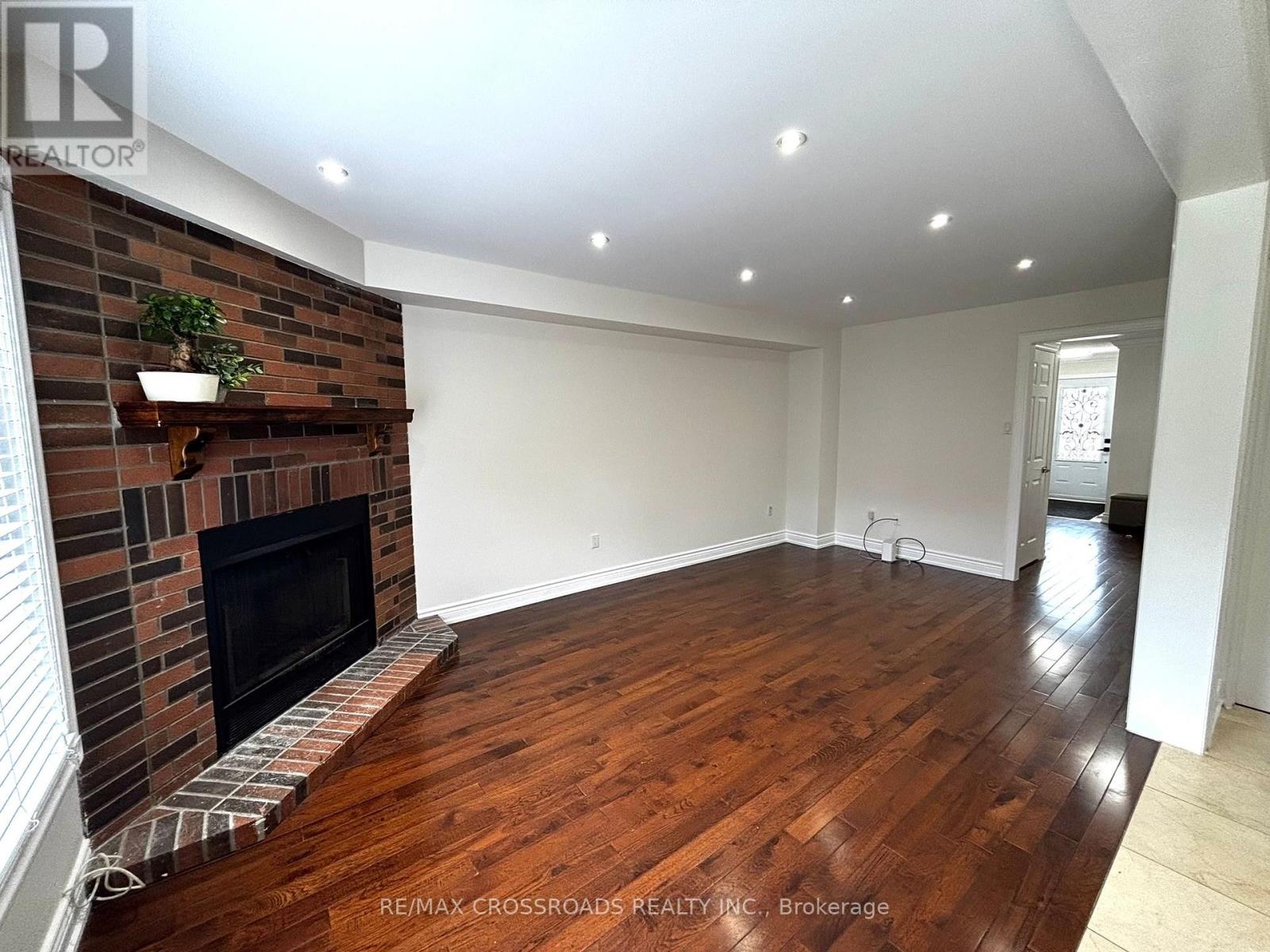 6439 Longspur Road, Mississauga, Ontario  L5N 6E4 - Photo 8 - W12173599