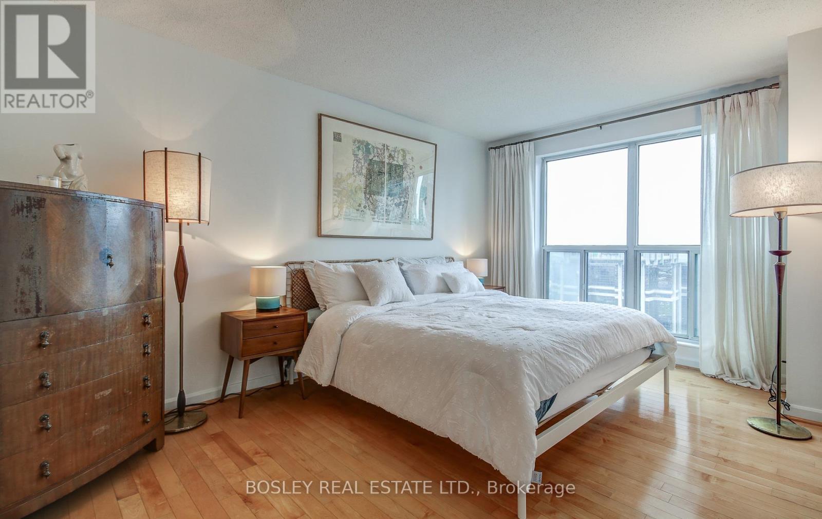 2010 - 8 Park Road, Toronto, Ontario  M4W 3S5 - Photo 17 - C12174010