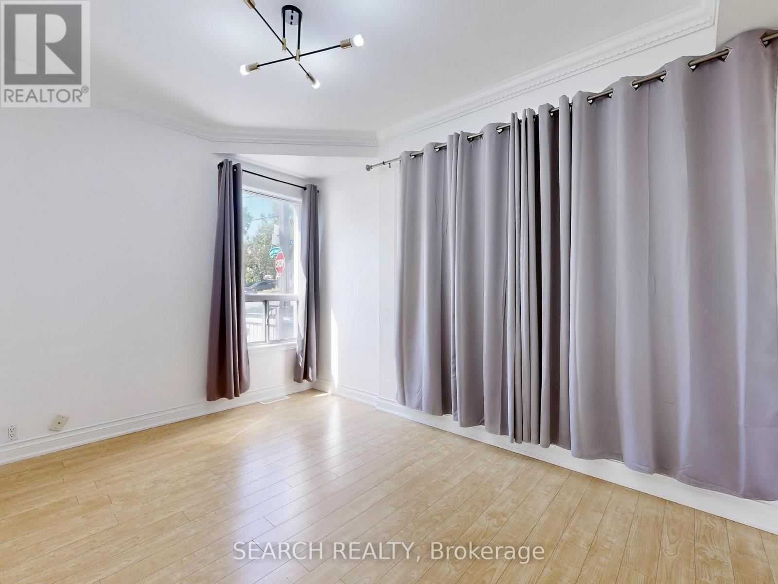 479 Westmount Avenue, Toronto, Ontario  M6E 3N6 - Photo 9 - C12174393