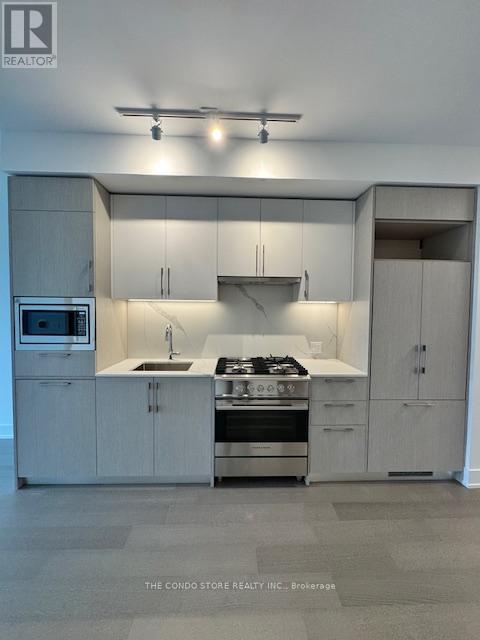 608 - 8 MANOR STREET W, Toronto, Ontario