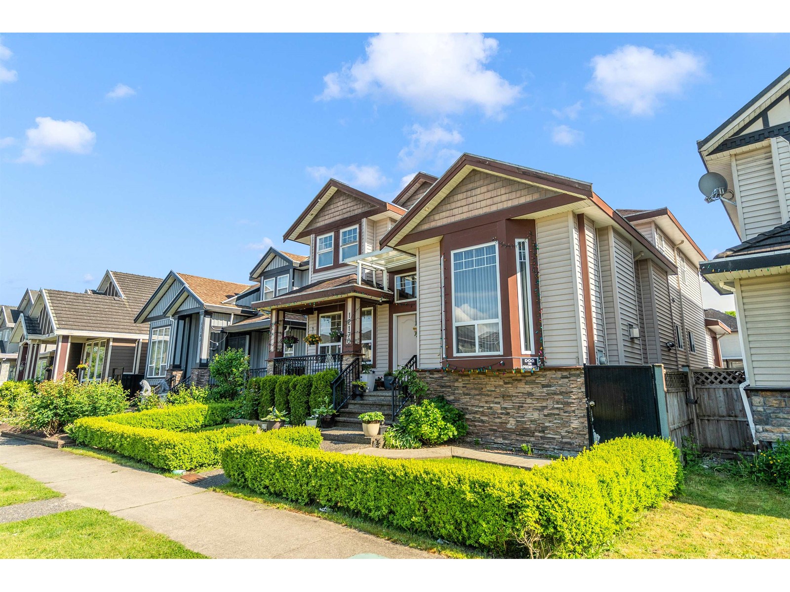 12170 96a Avenue, Surrey, British Columbia  V3V 7C3 - Photo 2 - R3007140
