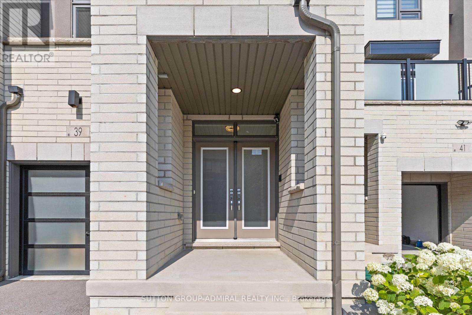 Property at 39 HAROLD LAWRIE LANE image 2