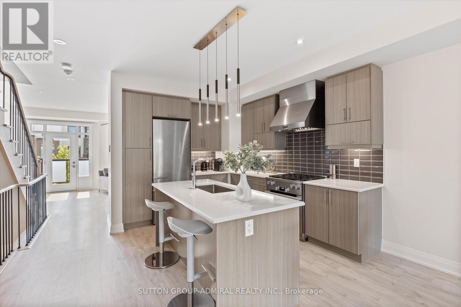 Property at 39 HAROLD LAWRIE LANE image 3