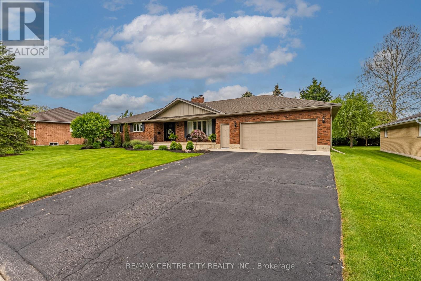 18 Fath Avenue, Aylmer, Ontario  N5H 1V8 - Photo 2 - X12169557