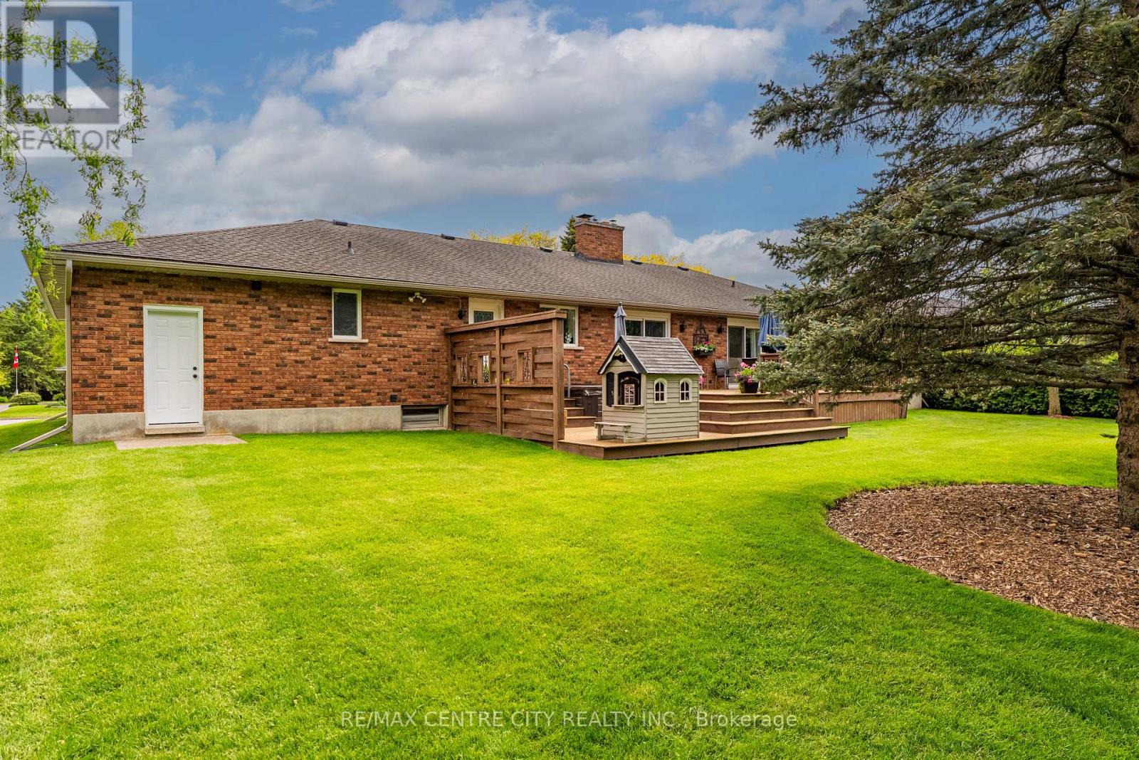 18 Fath Avenue, Aylmer, Ontario  N5H 1V8 - Photo 39 - X12169557