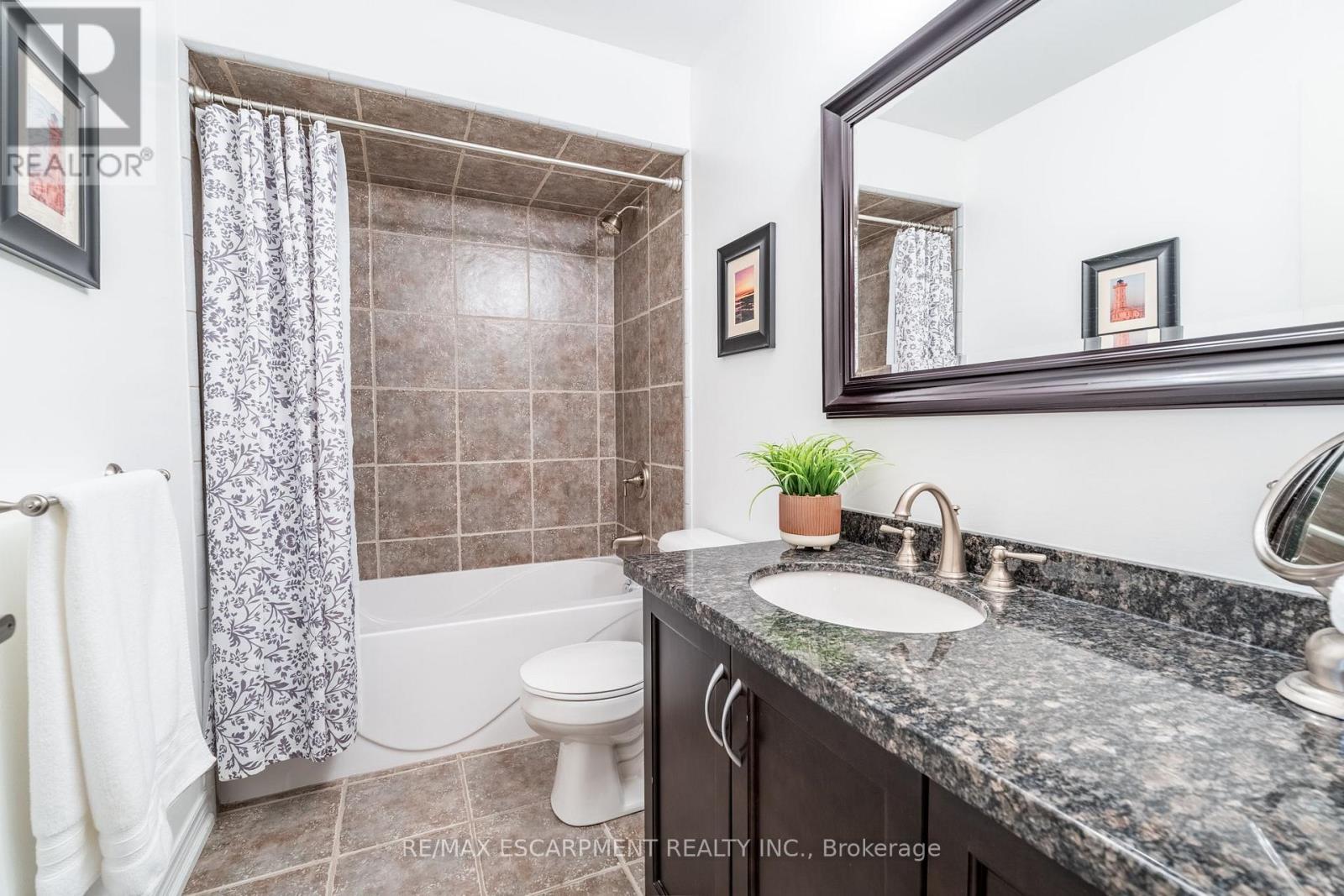 1455 Tobyn Drive, Burlington, Ontario  L7M 5A6 - Photo 29 - W12174308