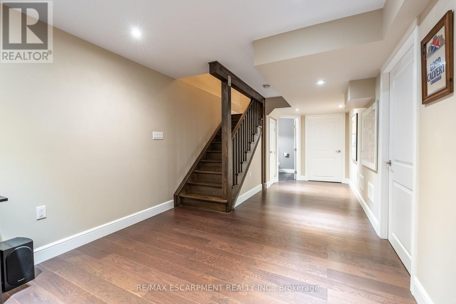 1455 Tobyn Drive, Burlington, Ontario  L7M 5A6 - Photo 31 - W12174308