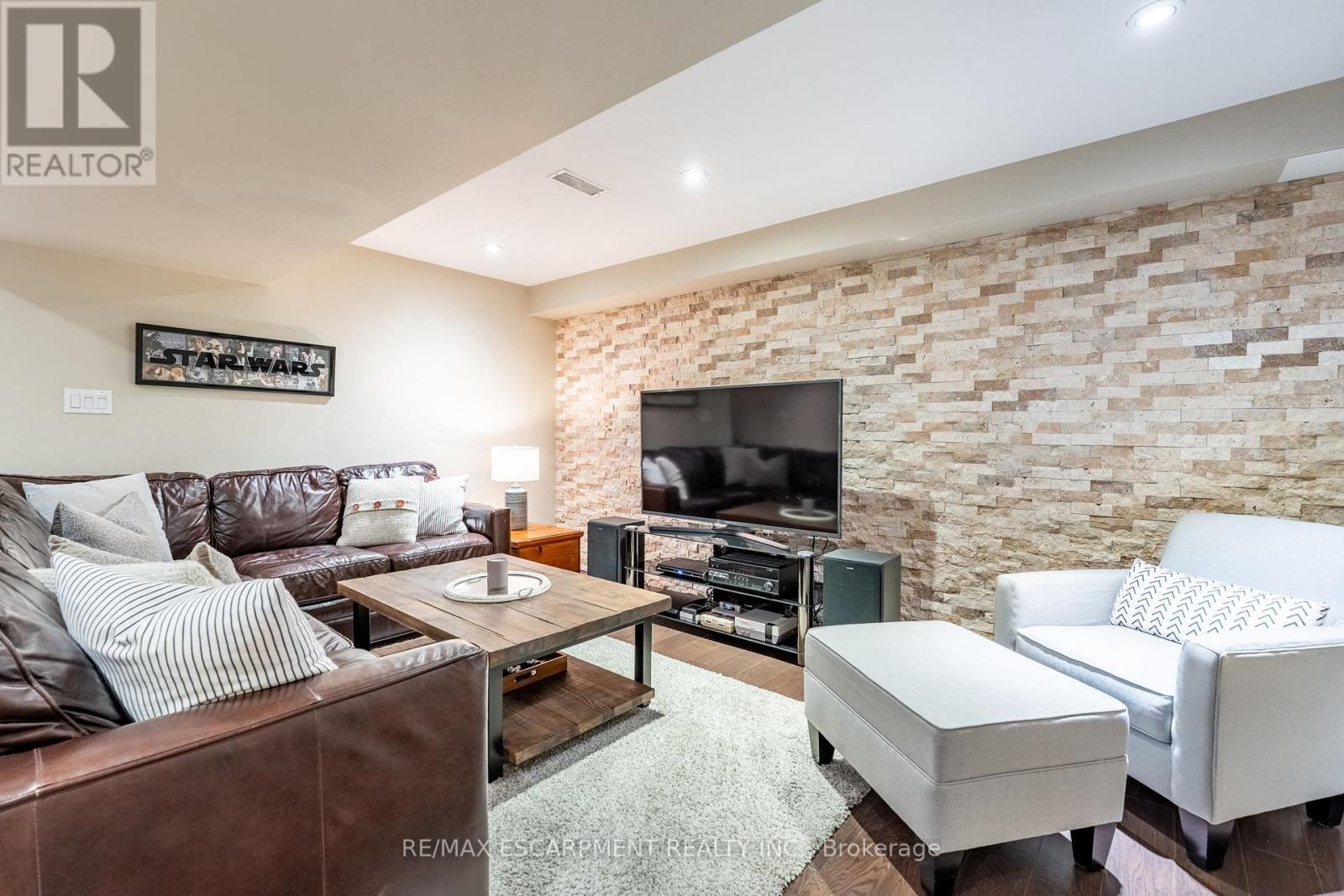 1455 Tobyn Drive, Burlington, Ontario  L7M 5A6 - Photo 33 - W12174308