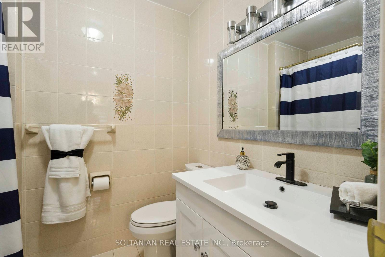 102 Elnathan Crescent, Toronto, Ontario  M9L 2G1 - Photo 20 - W12174320