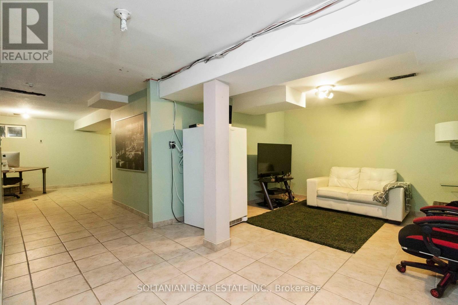 102 Elnathan Crescent, Toronto, Ontario  M9L 2G1 - Photo 28 - W12174320