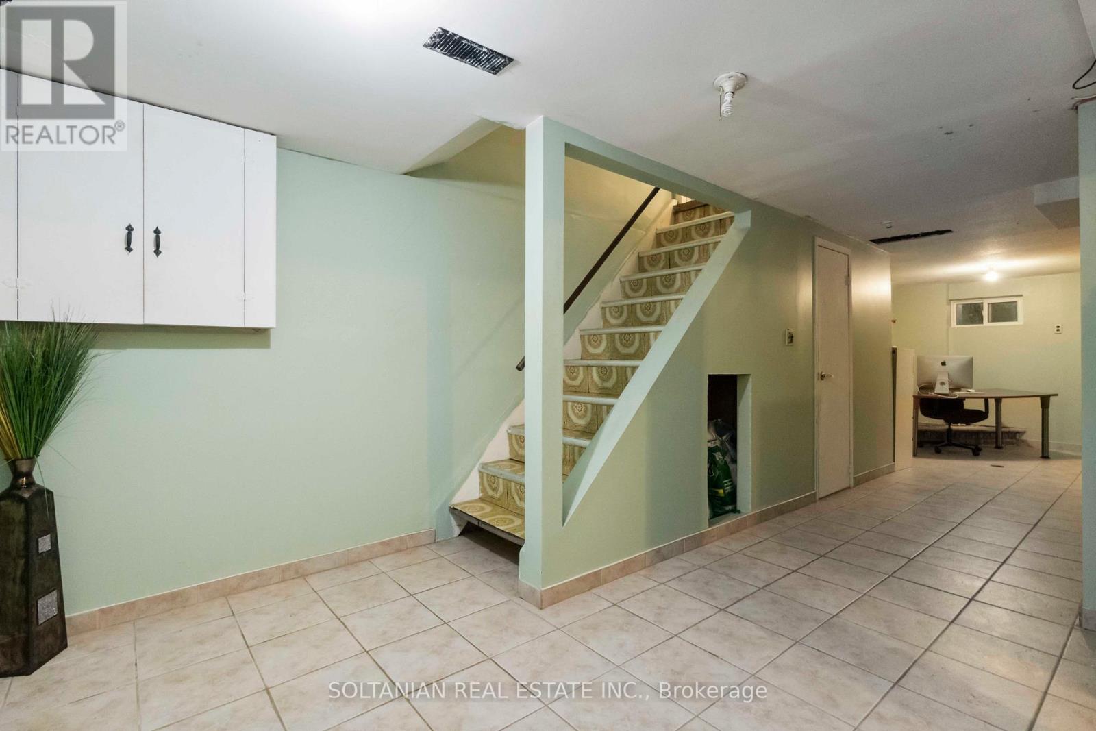 102 Elnathan Crescent, Toronto, Ontario  M9L 2G1 - Photo 29 - W12174320
