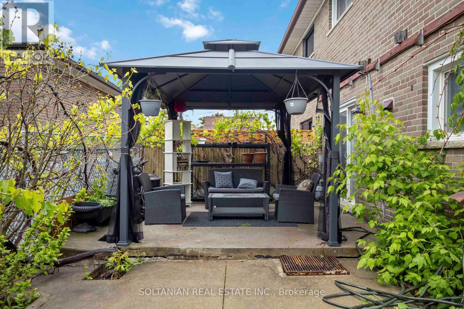 102 Elnathan Crescent, Toronto, Ontario  M9L 2G1 - Photo 31 - W12174320