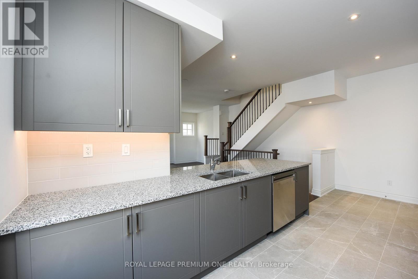 60 - 40 Lunar Crescent, Mississauga, Ontario  L5M 2R5 - Photo 12 - W12174334