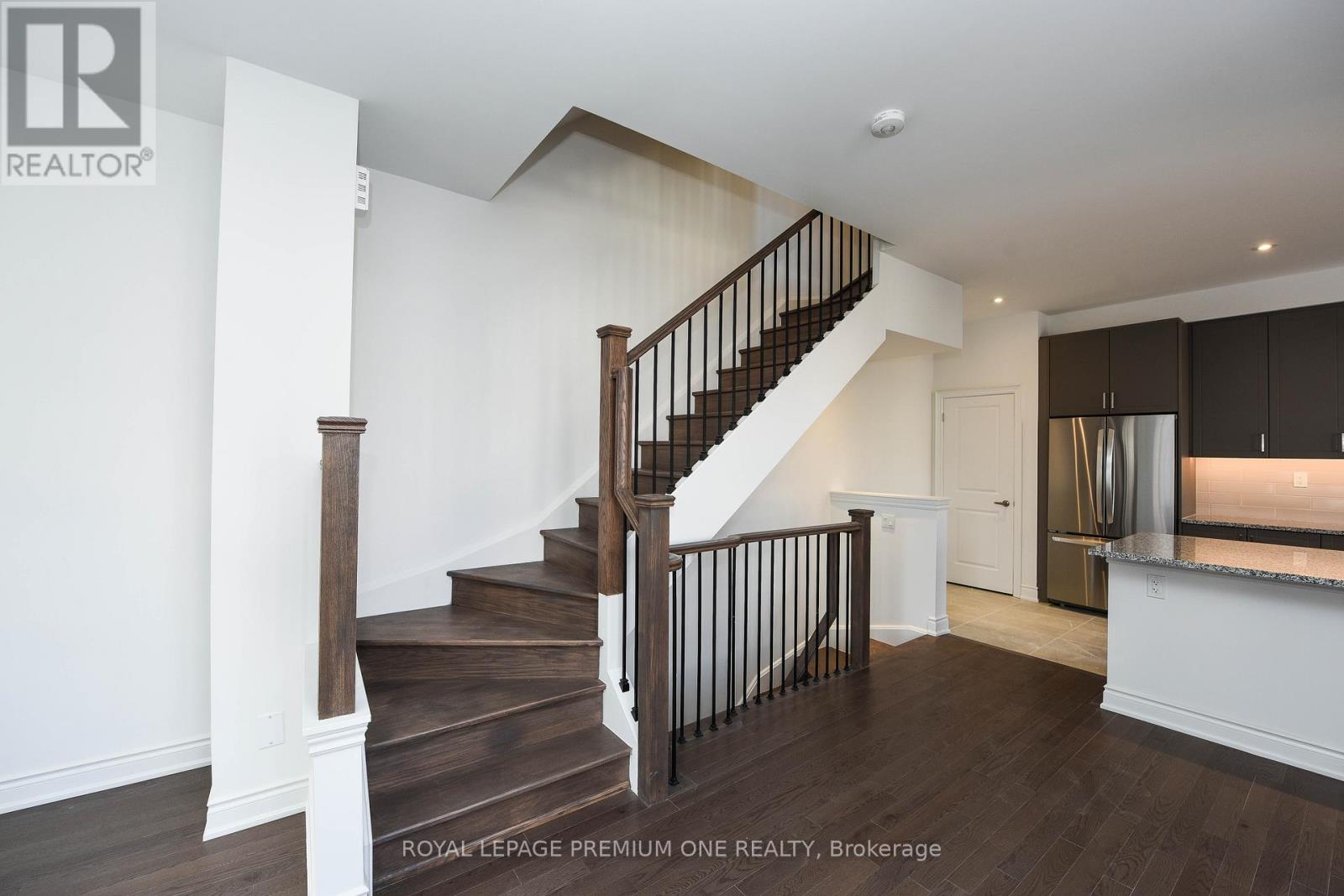 60 - 40 Lunar Crescent, Mississauga, Ontario  L5M 2R5 - Photo 18 - W12174334