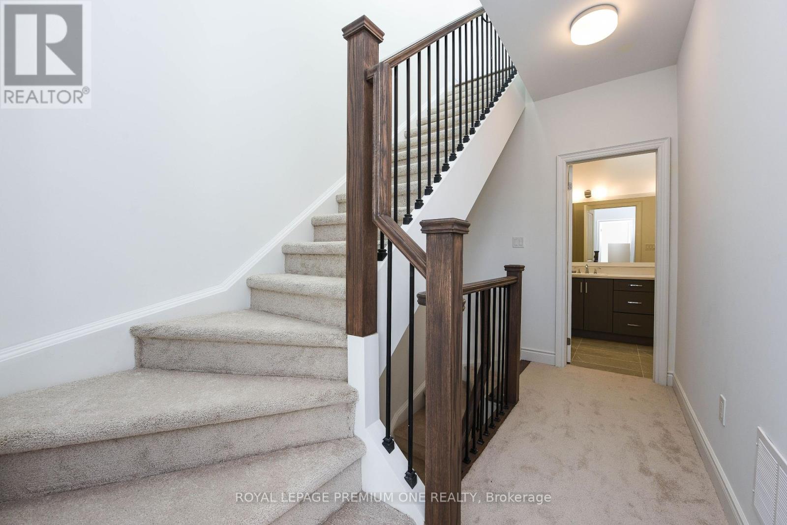 60 - 40 Lunar Crescent, Mississauga, Ontario  L5M 2R5 - Photo 23 - W12174334