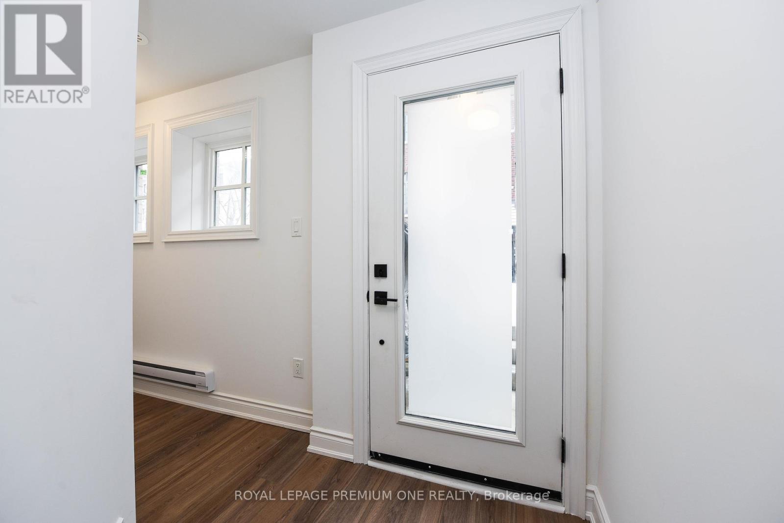 60 - 40 Lunar Crescent, Mississauga, Ontario  L5M 2R5 - Photo 4 - W12174334