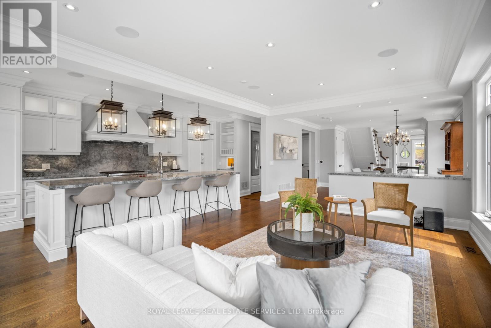 546 Prince Edward Drive N, Toronto, Ontario  M8X 2M7 - Photo 17 - W12174397