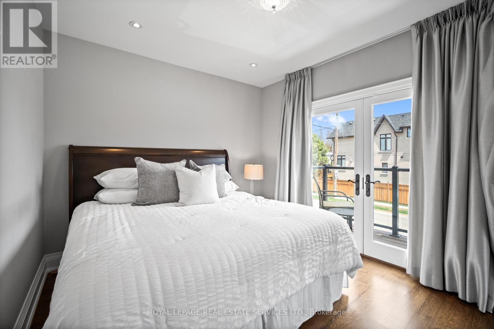 546 Prince Edward Drive N, Toronto, Ontario  M8X 2M7 - Photo 27 - W12174397
