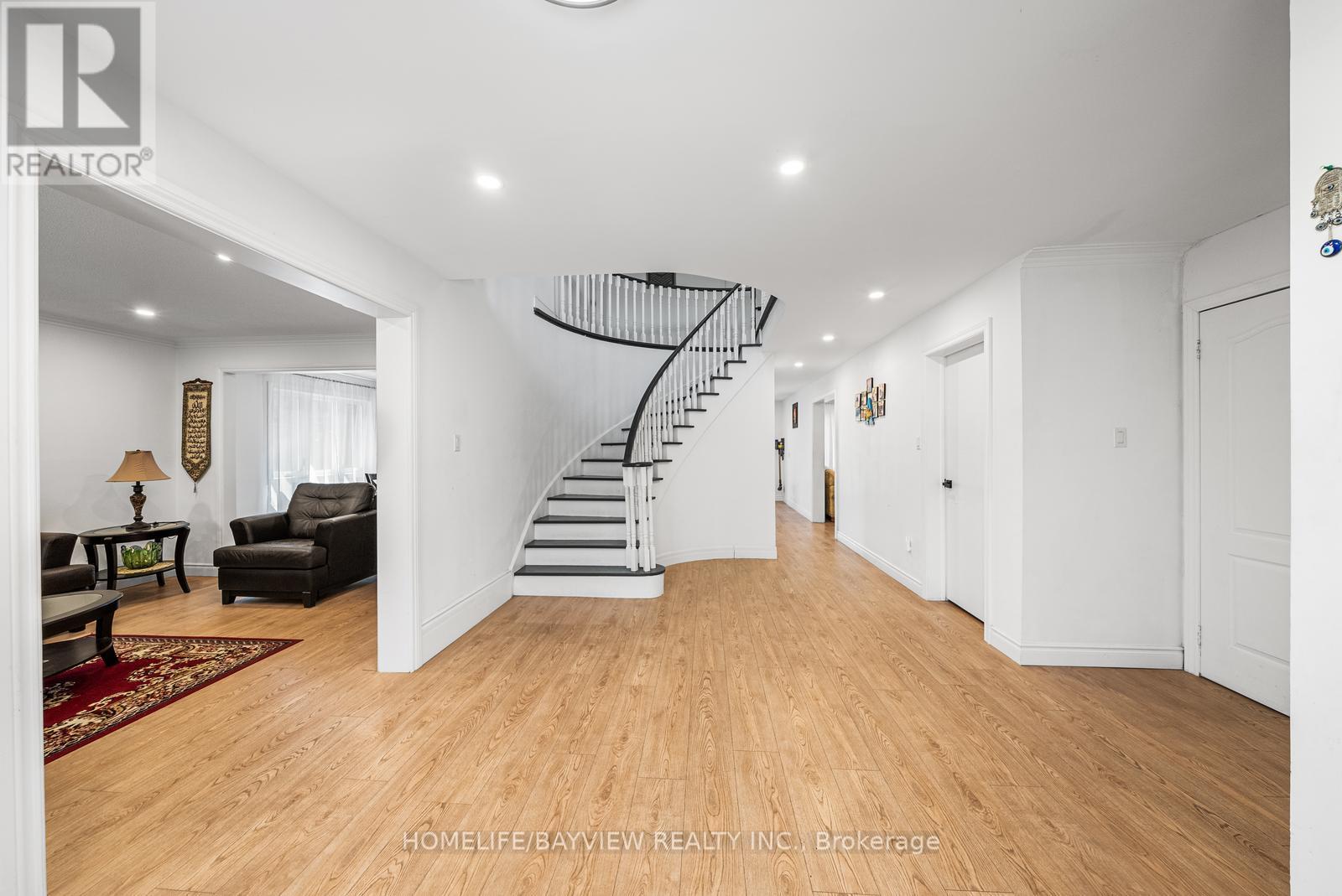 2602 Mason Heights, Mississauga (Cooksville), Ontario  L5B 2S2 - Photo 3 - W12174416