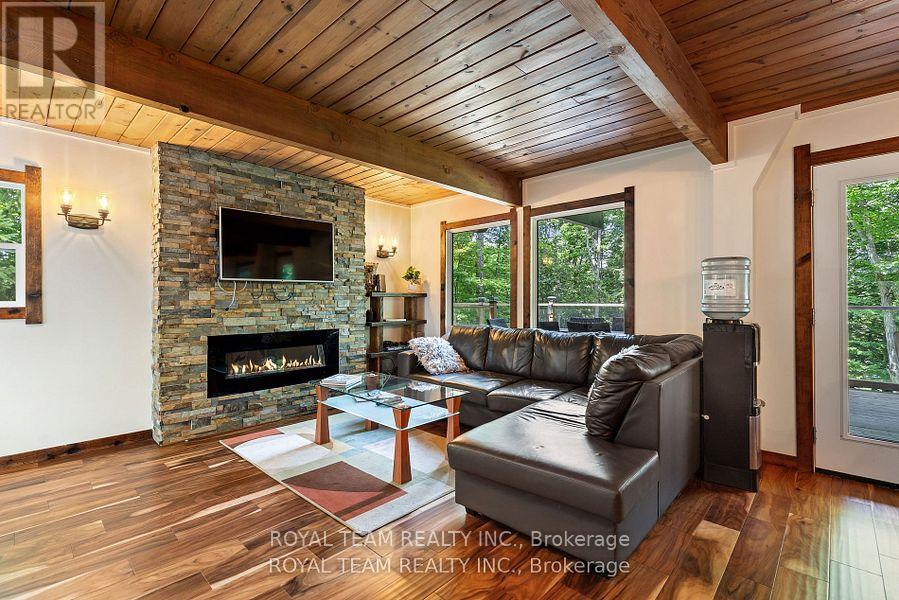 12 Hayhoe Road, Seguin, Ontario  P0C 1H0 - Photo 6 - X12174420