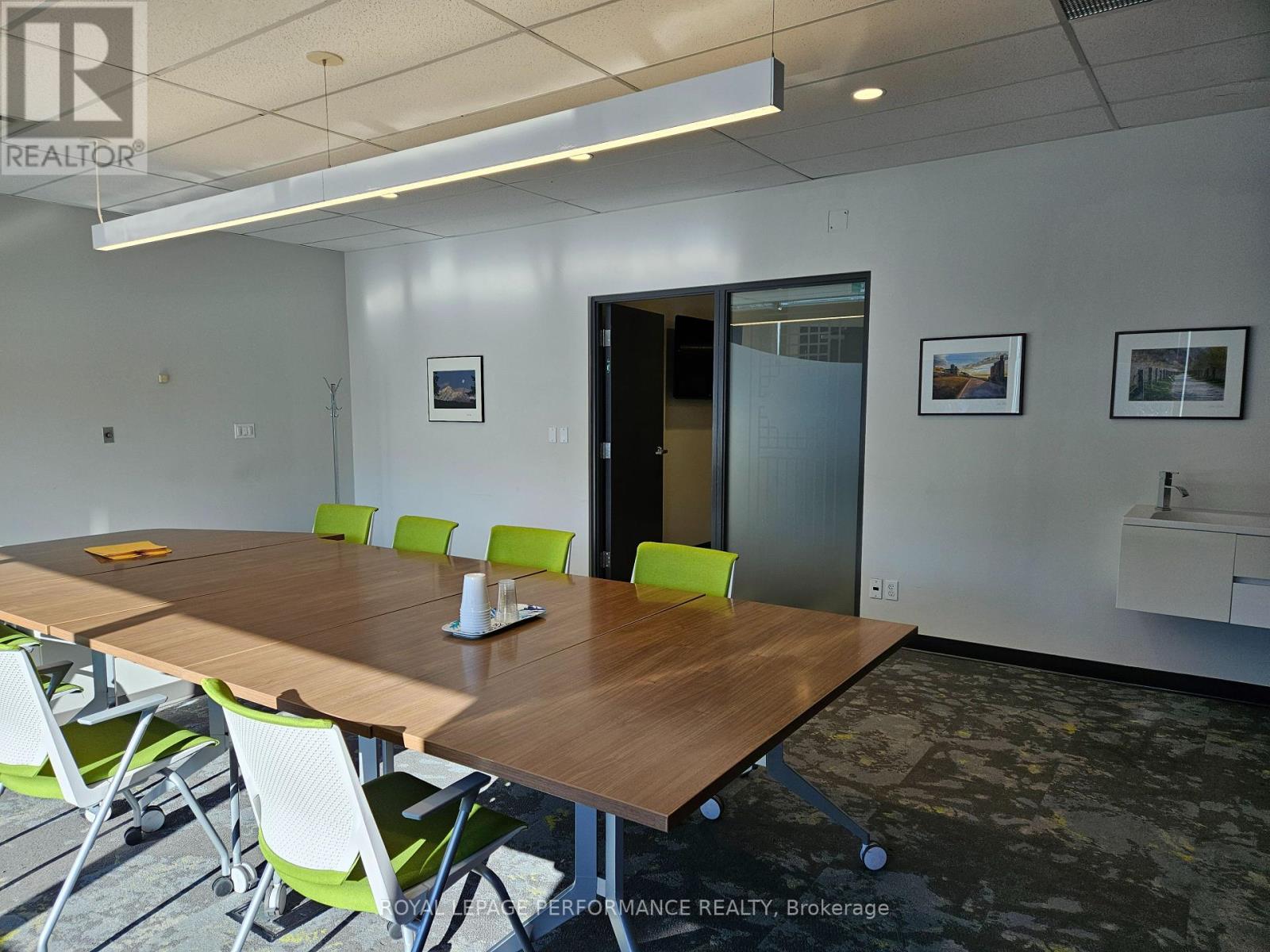 304 - 2283 St Laurent Boulevard, Ottawa, Ontario  K1G 5A2 - Photo 12 - X12174442