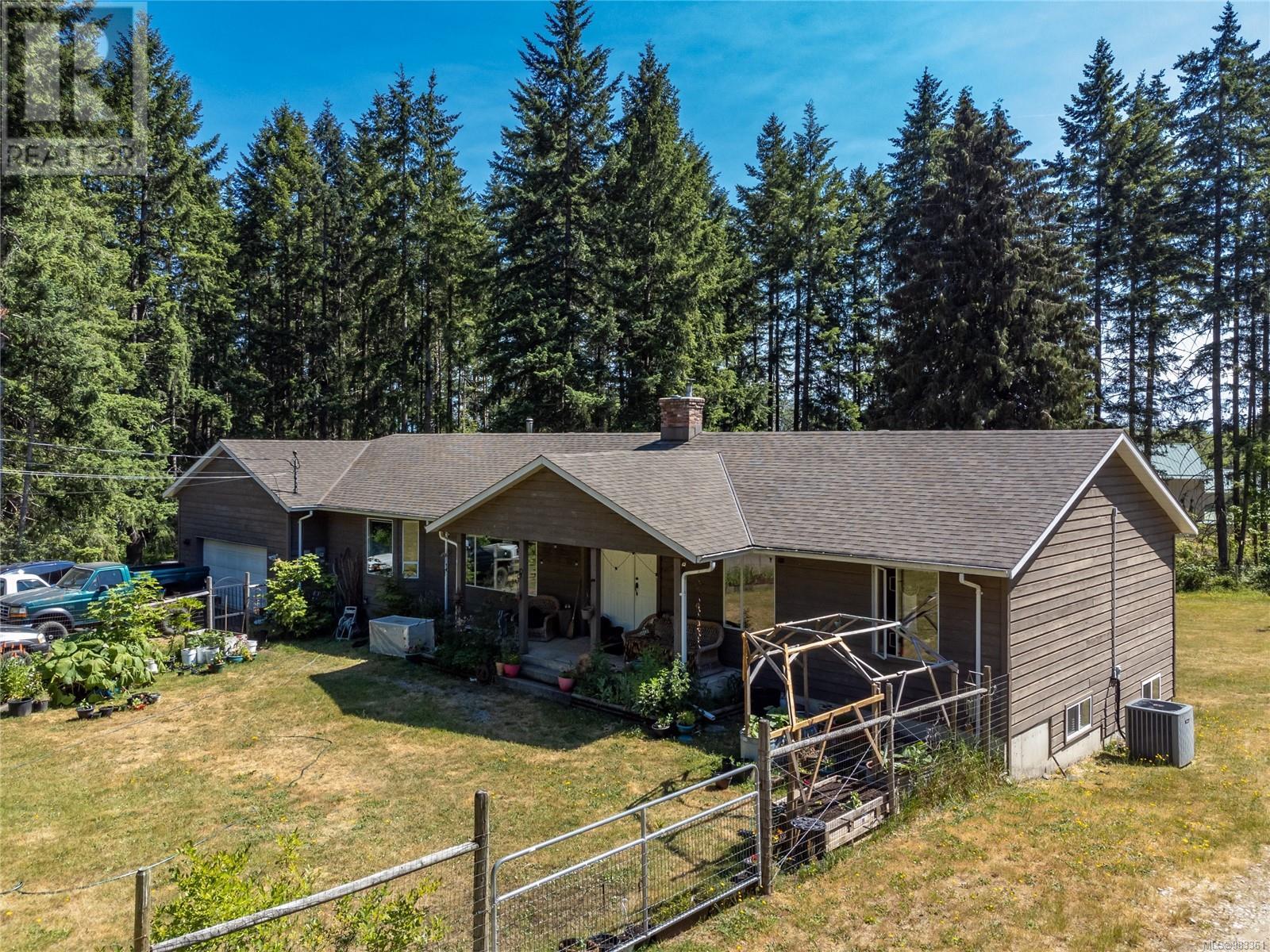 8598 Island Hwy N, Black Creek, British Columbia  V9N 1H3 - Photo 4 - 983361