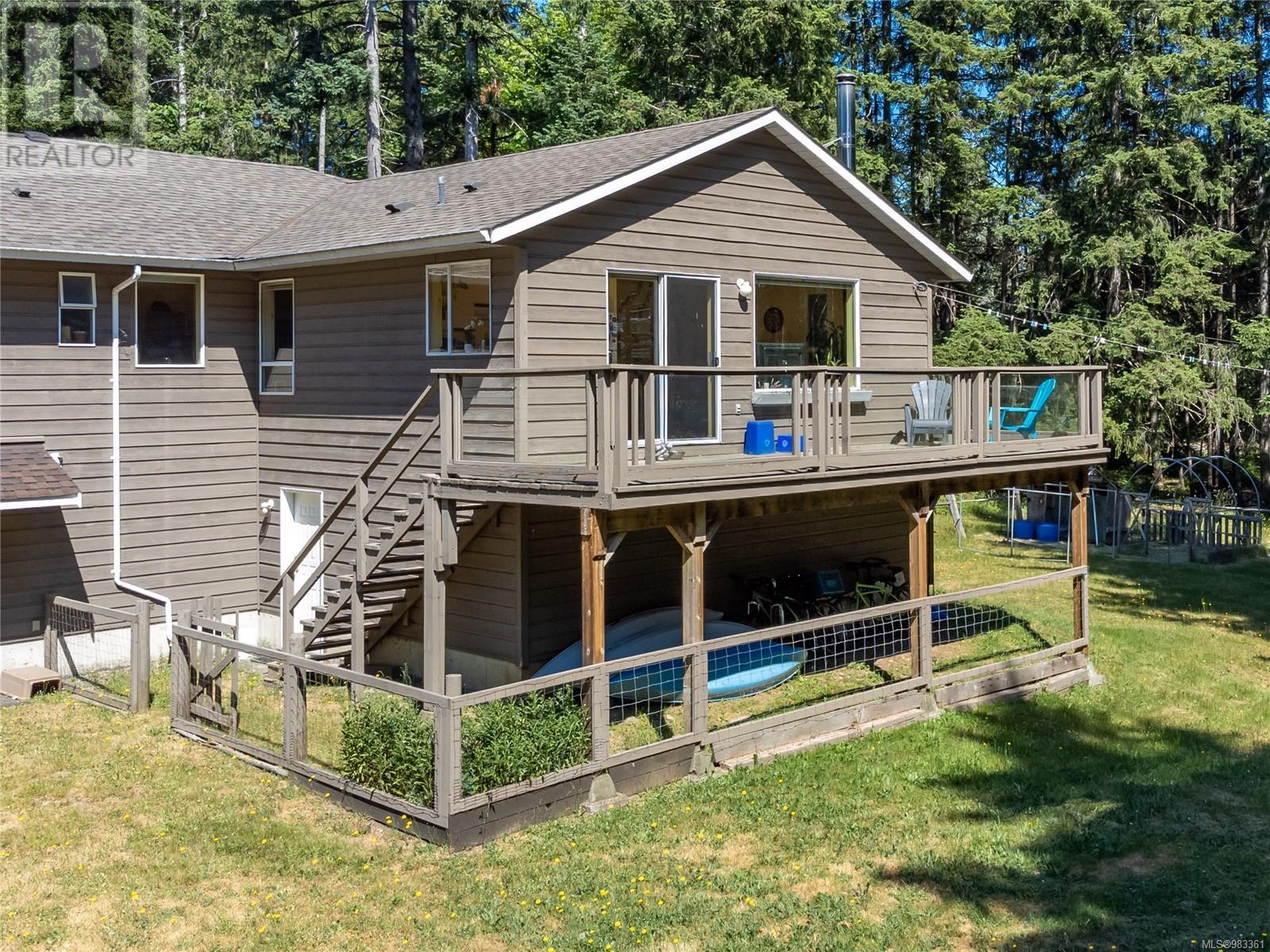 8598 Island Hwy N, Black Creek, British Columbia  V9N 1H3 - Photo 61 - 983361