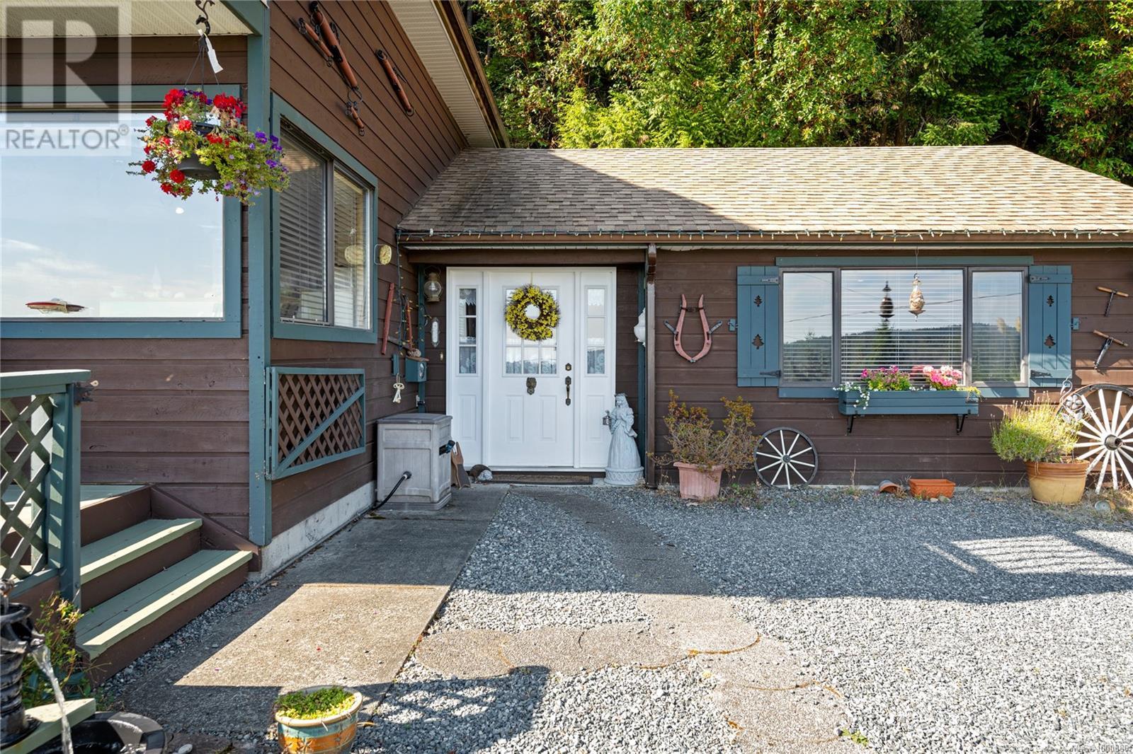 Property at 1331 Gervais Rd image 5