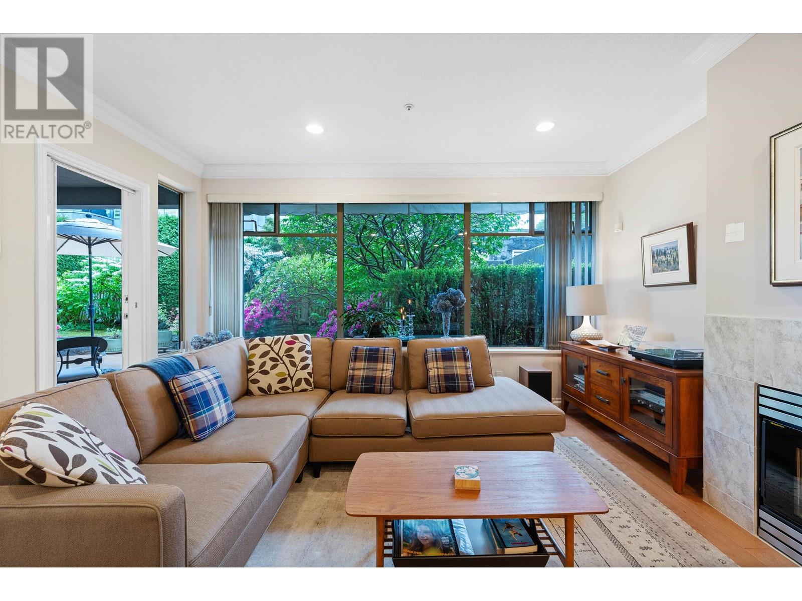 Property at 203 1765 MARINE DRIVE image 4