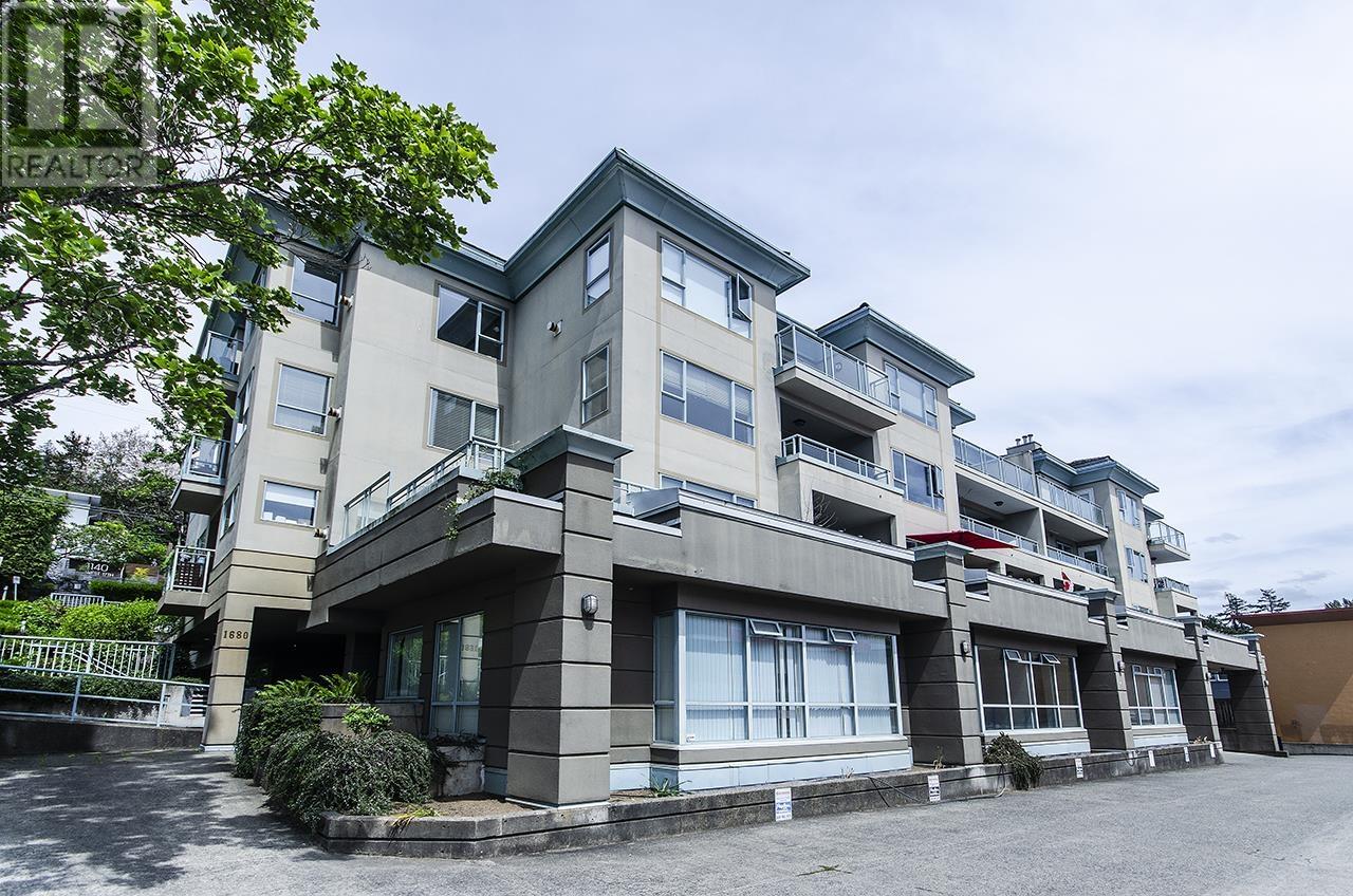 206 1085 W 17TH STREET, North Vancouver, British Columbia
