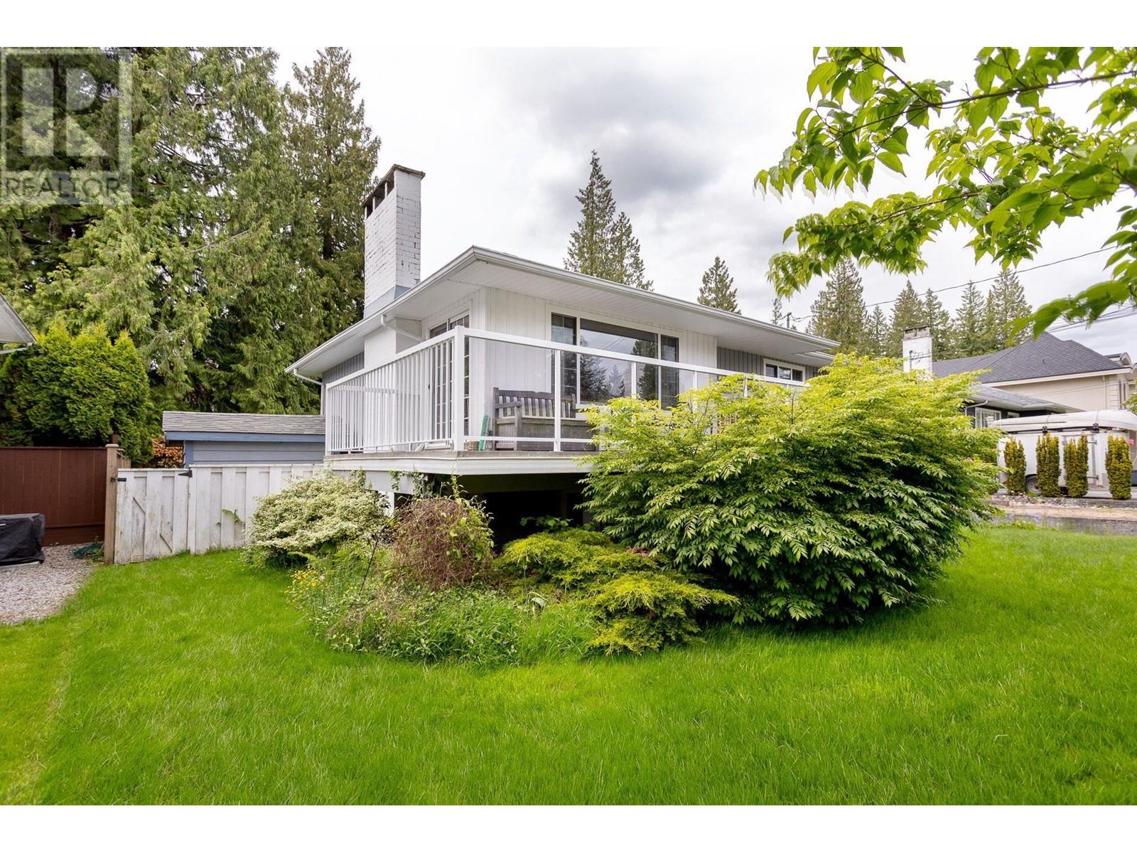 820 Crestwood Drive, Coquitlam, British Columbia  V3J 5S5 - Photo 3 - R3007197