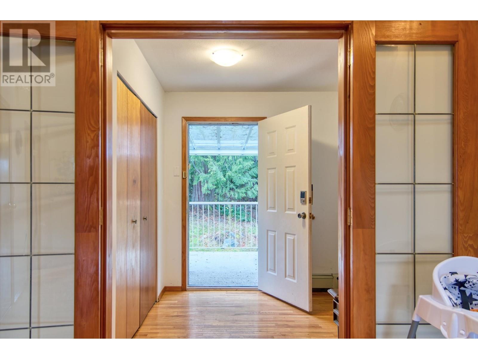 6377 N Gale Avenue, Sechelt, British Columbia  V7Z 0P7 - Photo 10 - C8069480