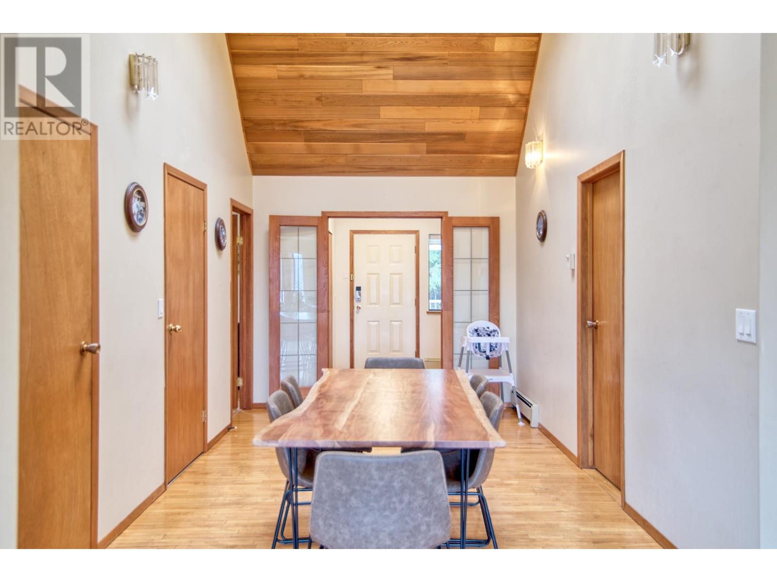 6377 N Gale Avenue, Sechelt, British Columbia  V7Z 0P7 - Photo 12 - C8069480