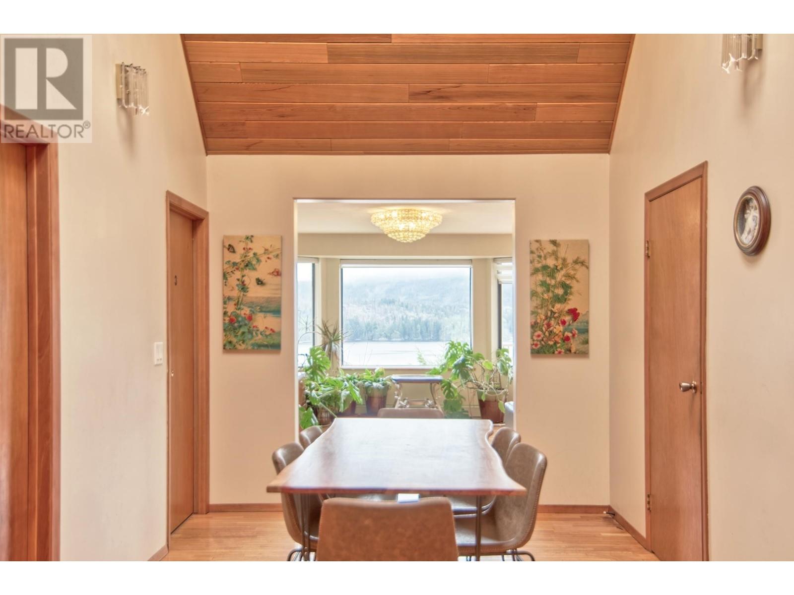 6377 N Gale Avenue, Sechelt, British Columbia  V7Z 0P7 - Photo 13 - C8069480