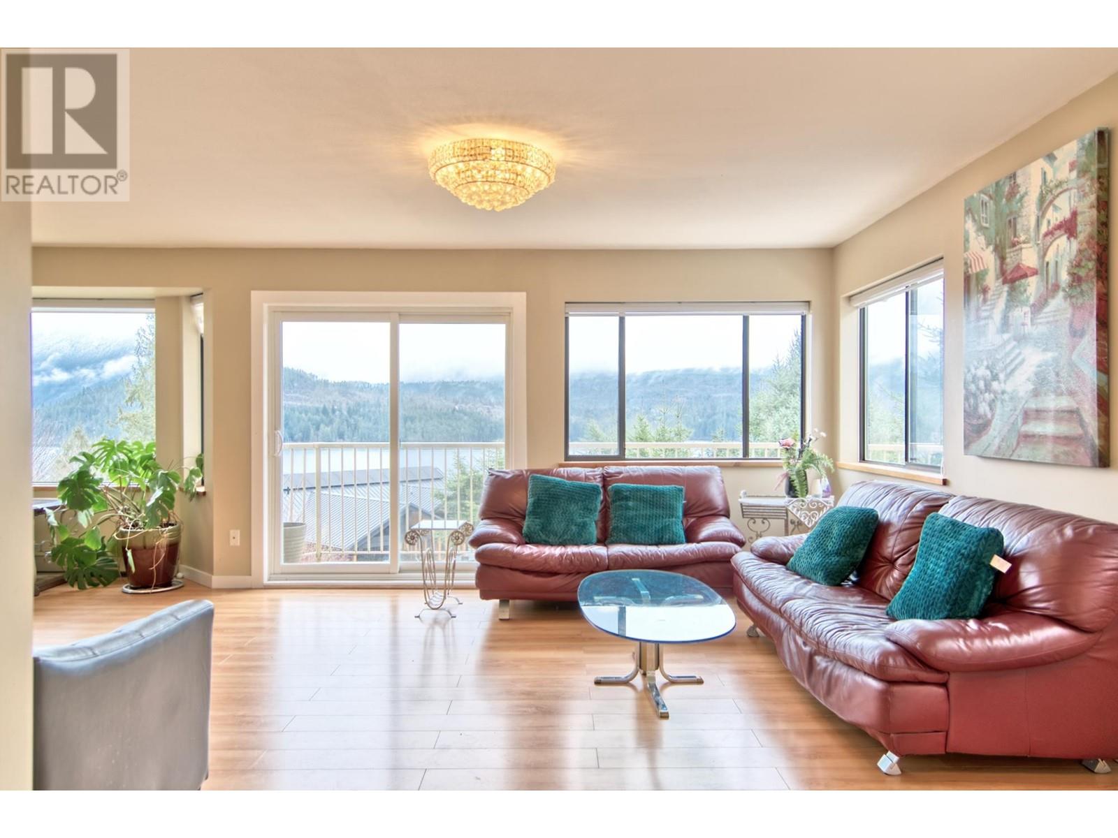 6377 N Gale Avenue, Sechelt, British Columbia  V7Z 0P7 - Photo 24 - C8069480