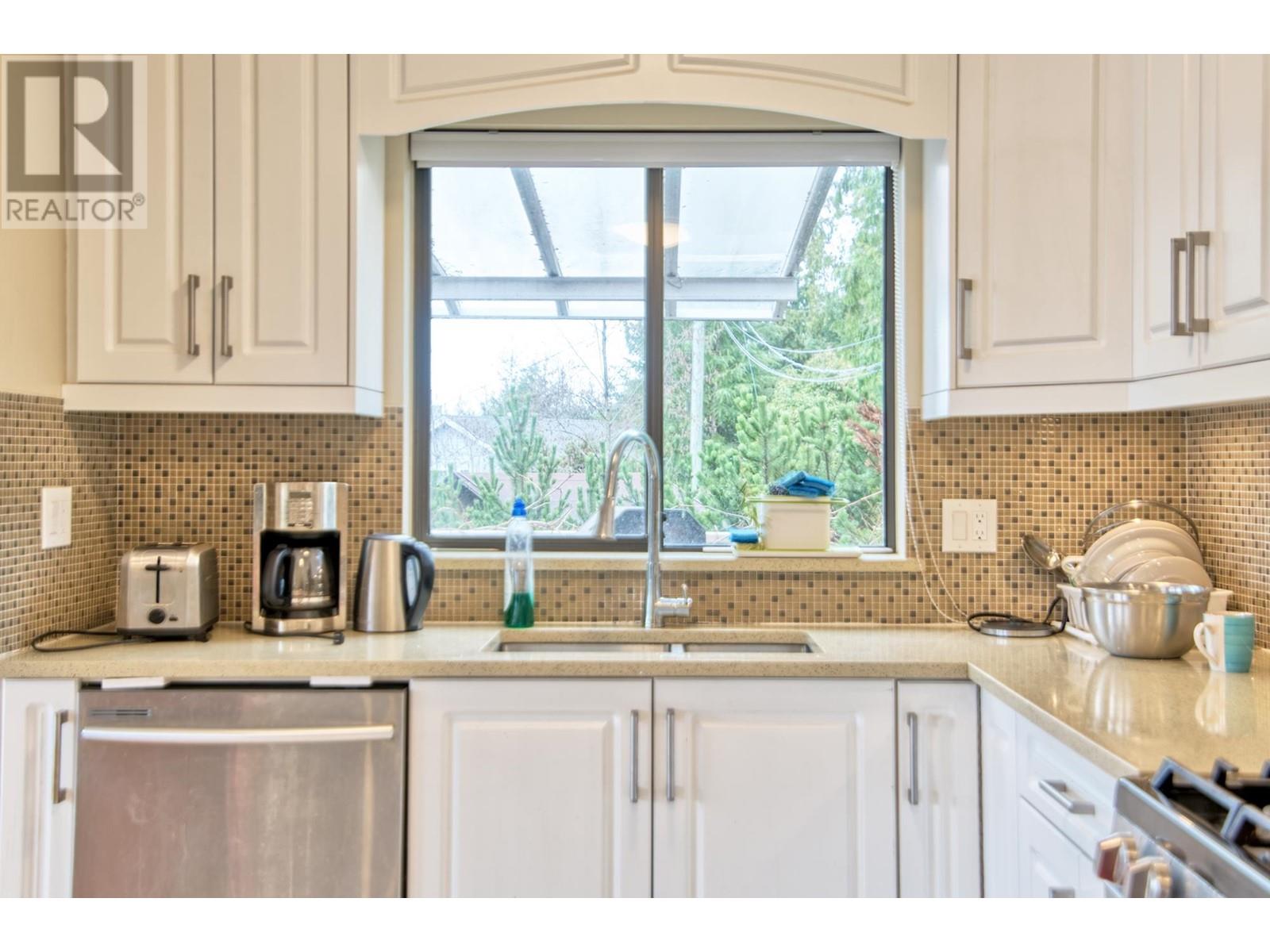 6377 N Gale Avenue, Sechelt, British Columbia  V7Z 0P7 - Photo 27 - C8069480