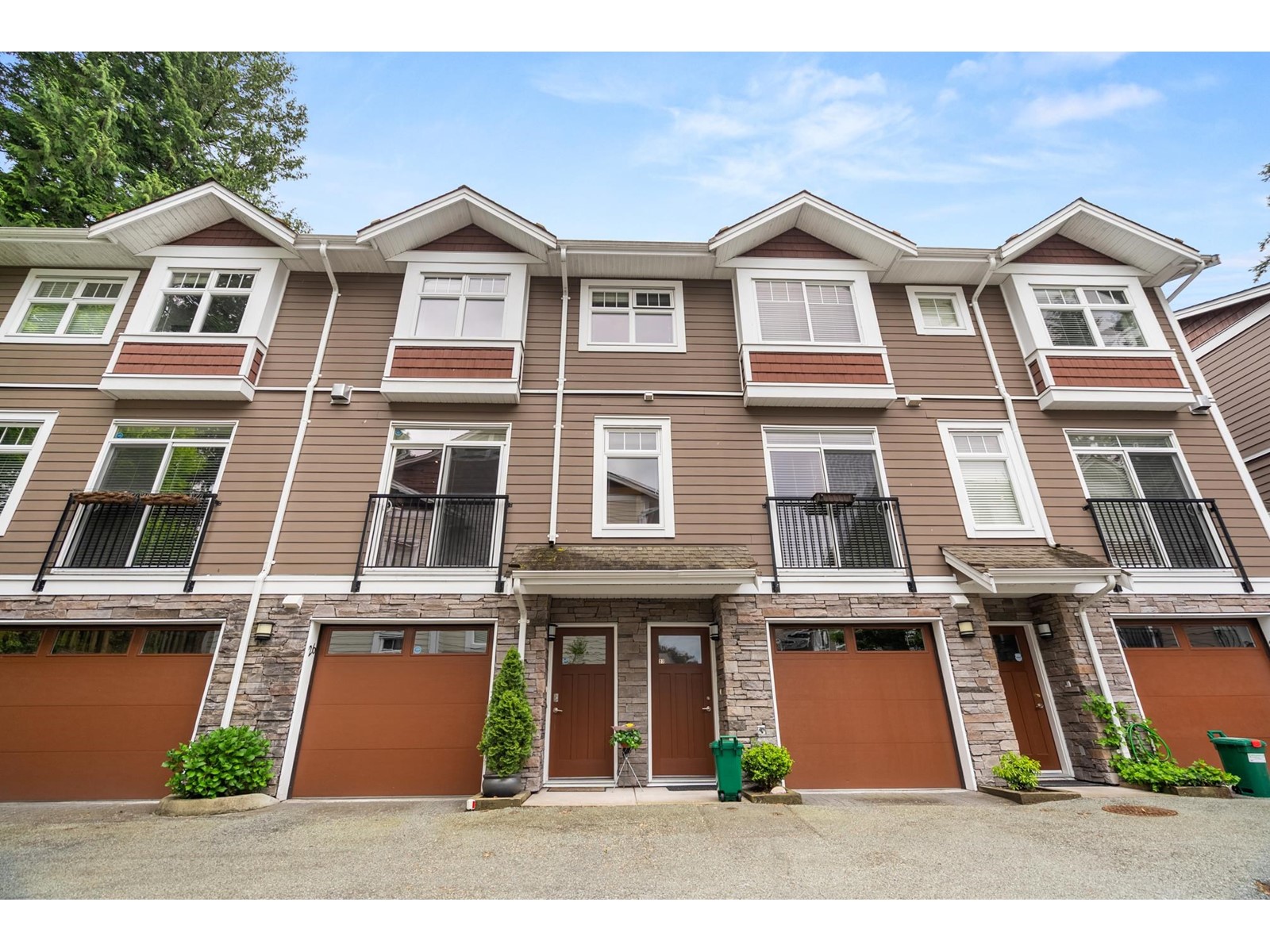 Property at 26 2689 PARKWAY DRIVE image 3