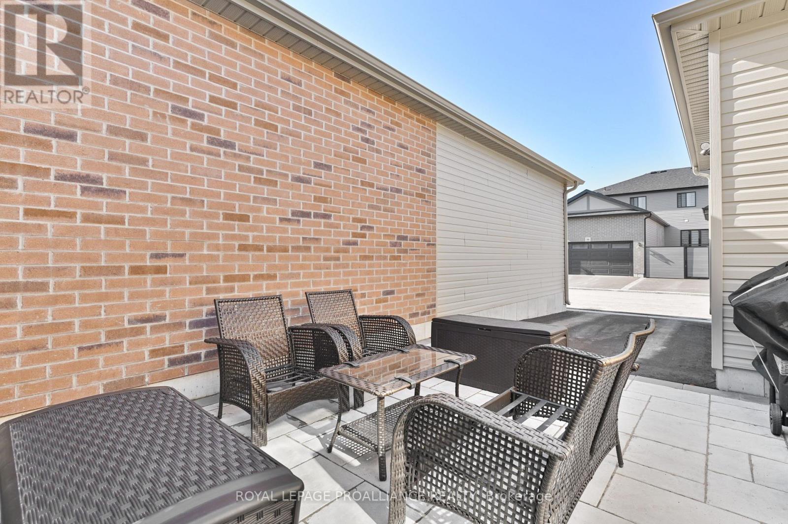 47 Athabaska Drive, Belleville, Ontario  K8N 0T1 - Photo 30 - X12173996