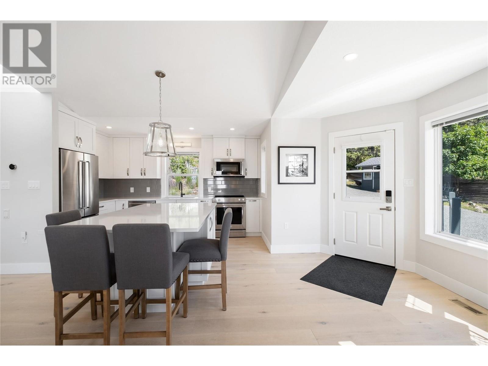2025 Huckleberry Road, Kelowna, British Columbia  V1P 1H5 - Photo 11 - 10347919