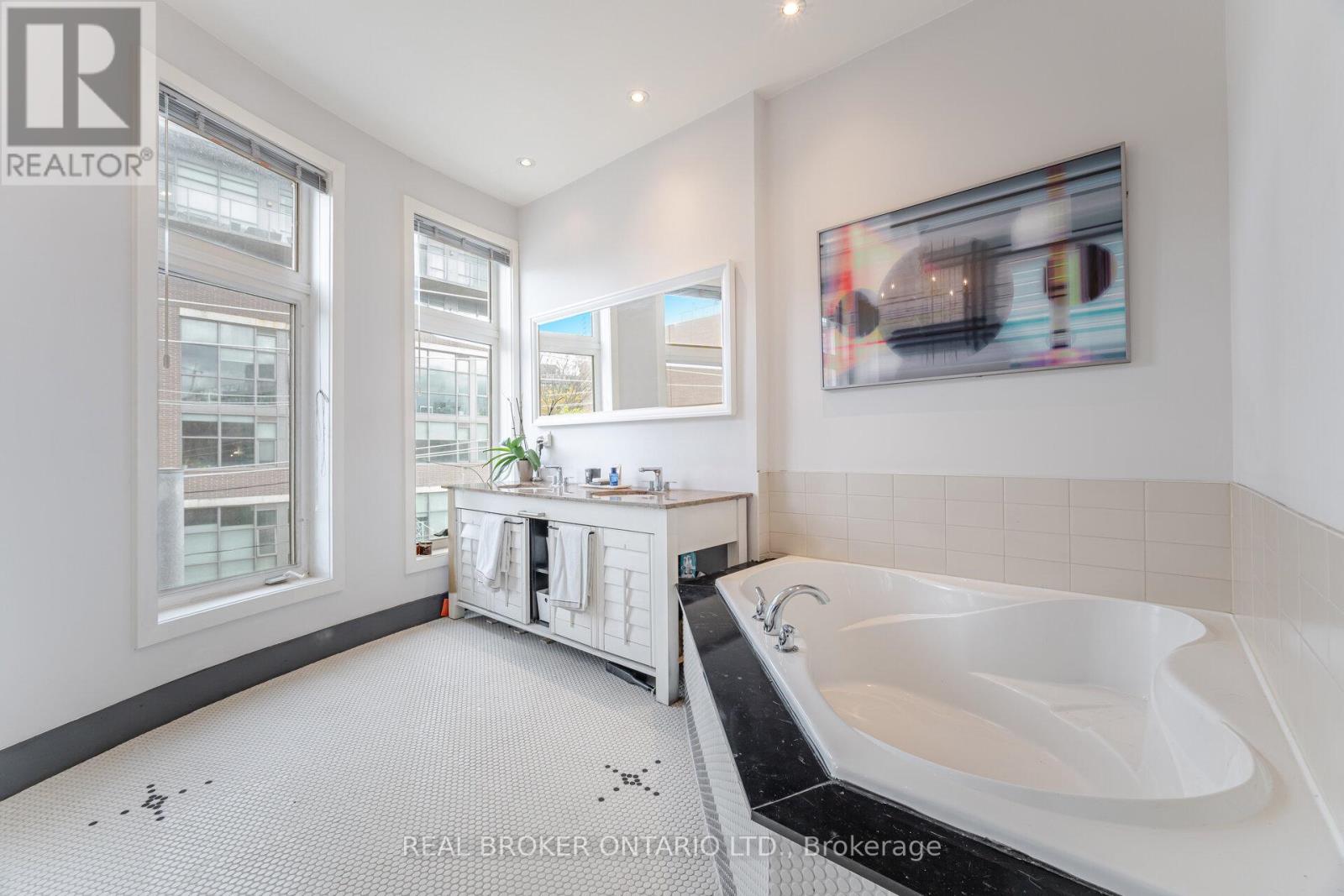 476 King Street E, Toronto, Ontario  M5A 1L8 - Photo 28 - C12174441