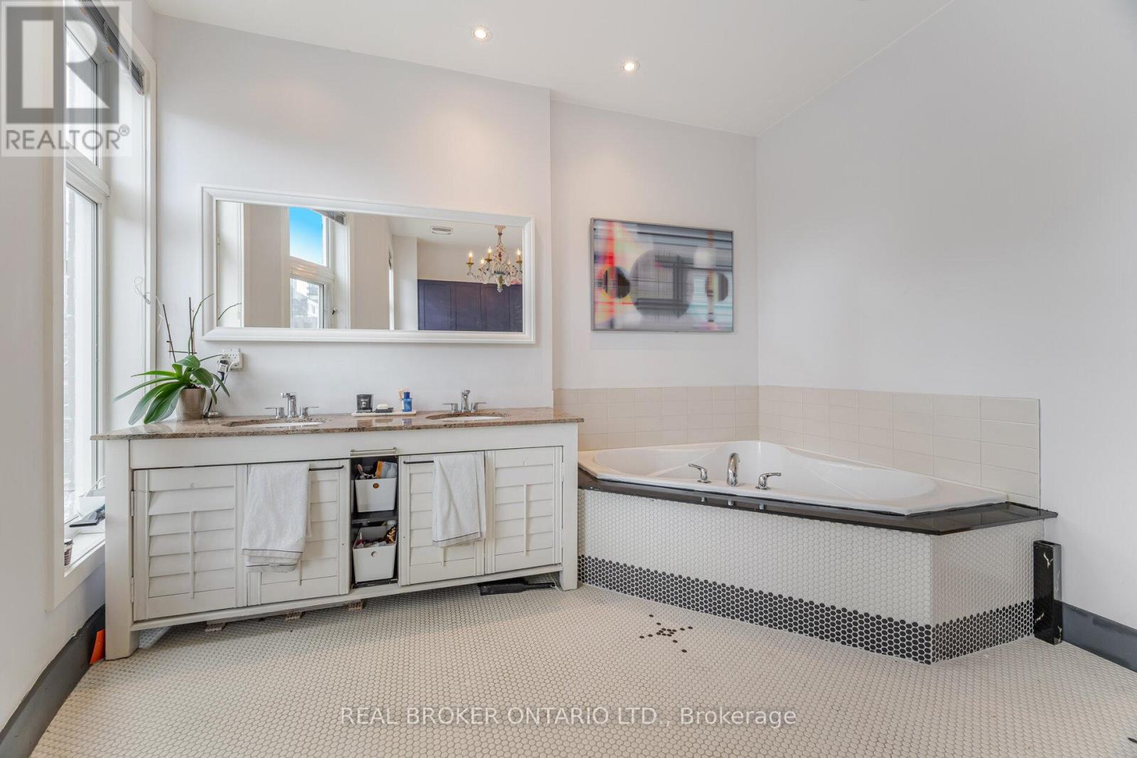 476 King Street E, Toronto, Ontario  M5A 1L8 - Photo 29 - C12174441