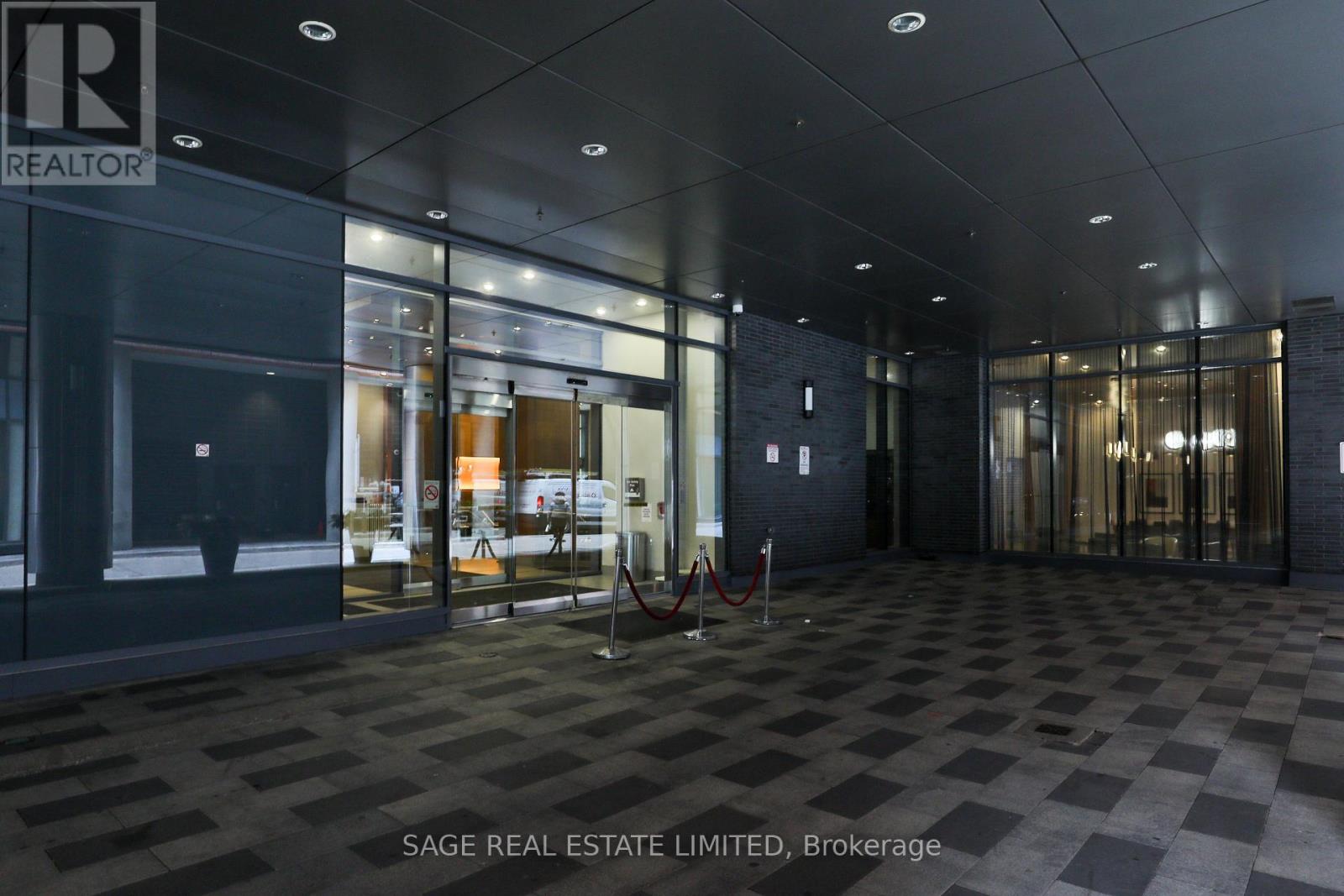 4511 - 295 Adelaide Street W, Toronto, Ontario  M5V 0L4 - Photo 34 - C12174443